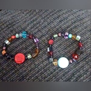 2 Bracelets